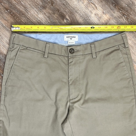 Dockers Mens Khaki Pants Size 33 x 32 Slim Tapered Classic Trousers Office Work - Picture 8 of 16